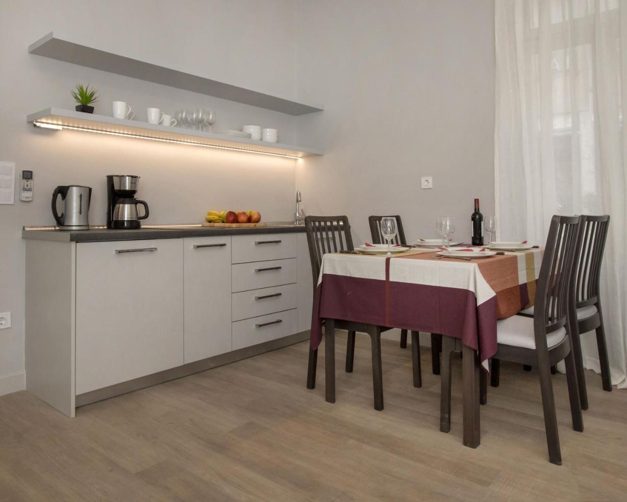 Sophisticated Apartment In Syntagma By Ghh Athens Exterior photo